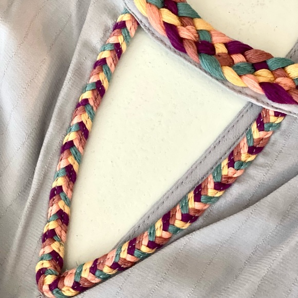 Promesa top with braided neckline - Picture 11 of 12